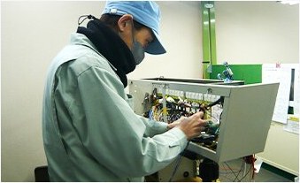 組み立て作業